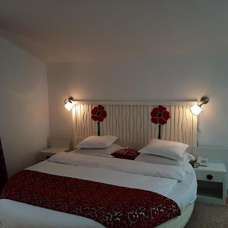 Hotel Condor Oravita Zewnętrze zdjęcie