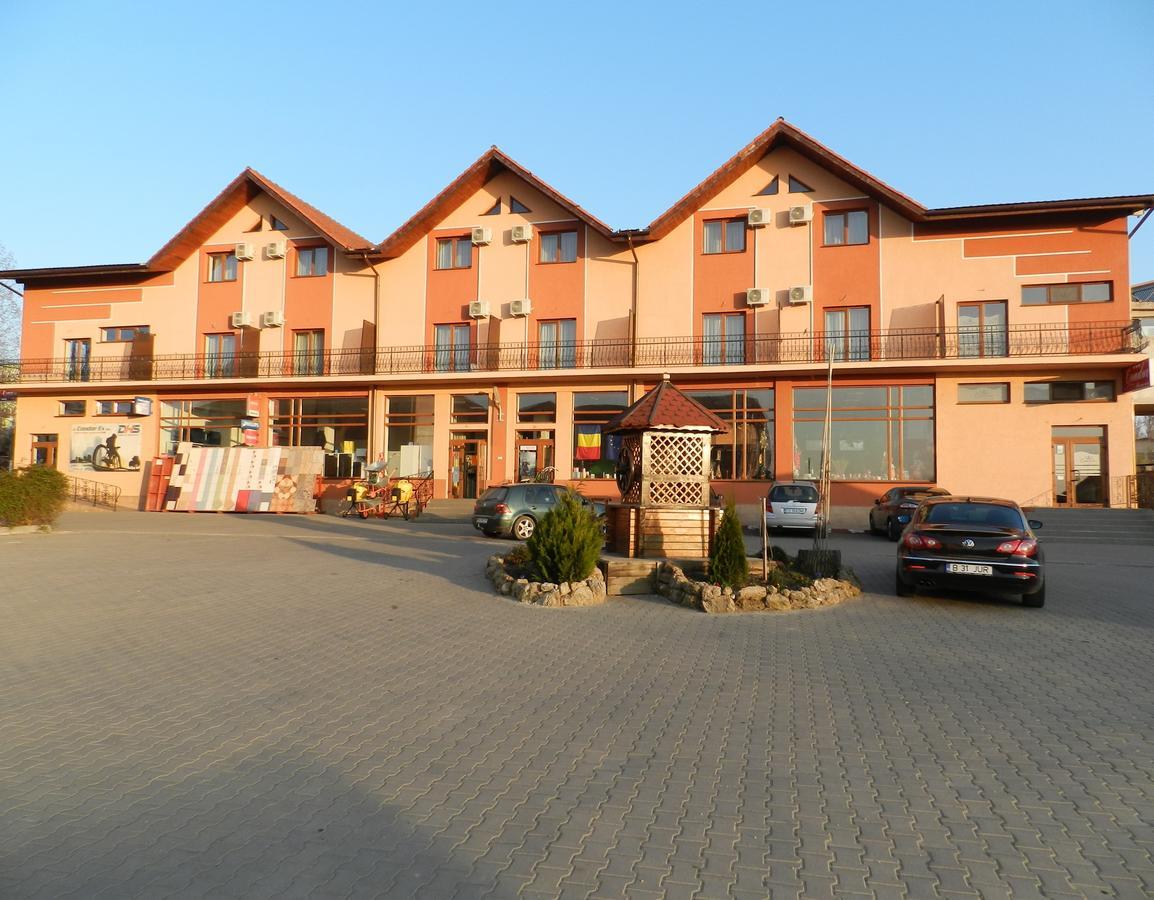 Hotel Condor Oravita Zewnętrze zdjęcie