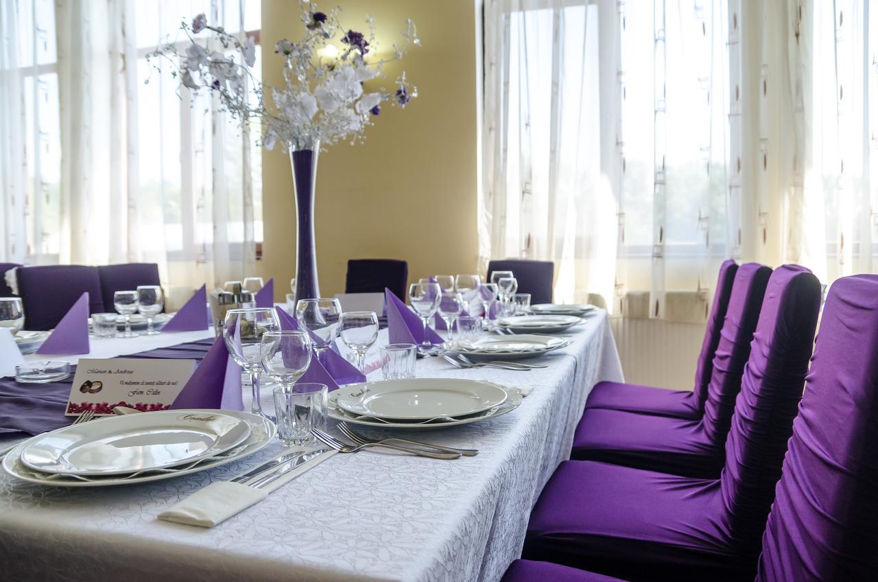 Hotel Condor Oravita Zewnętrze zdjęcie