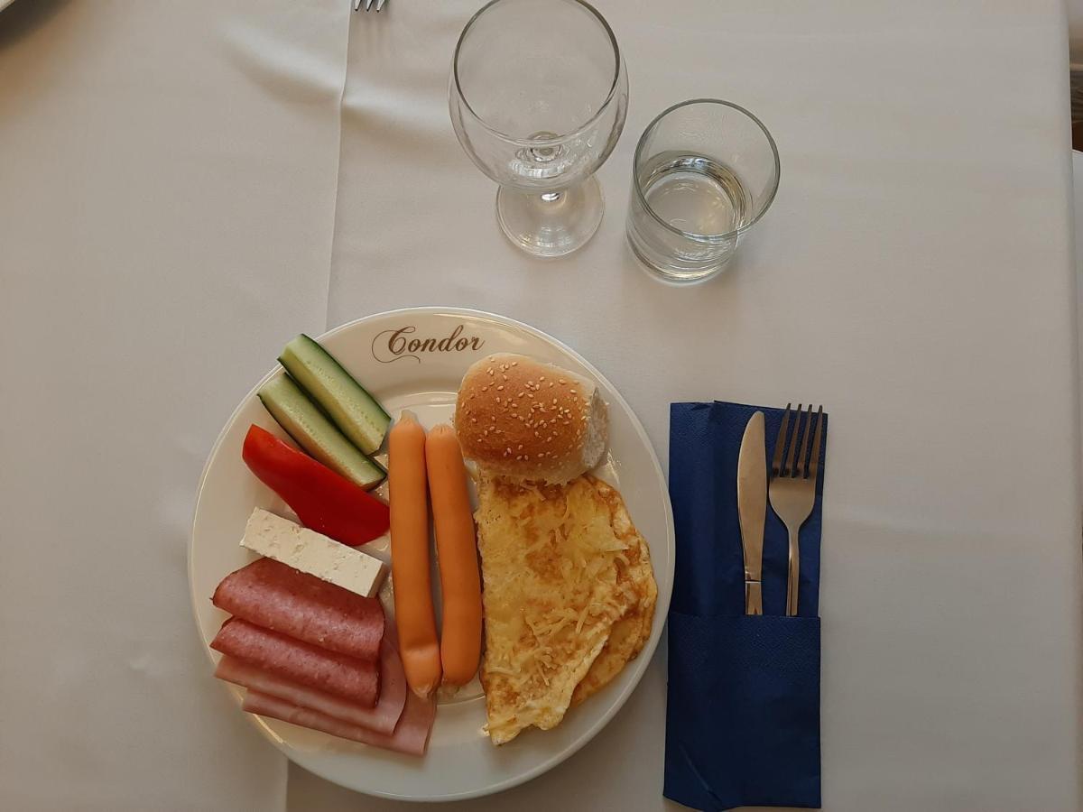 Hotel Condor Oravita Zewnętrze zdjęcie
