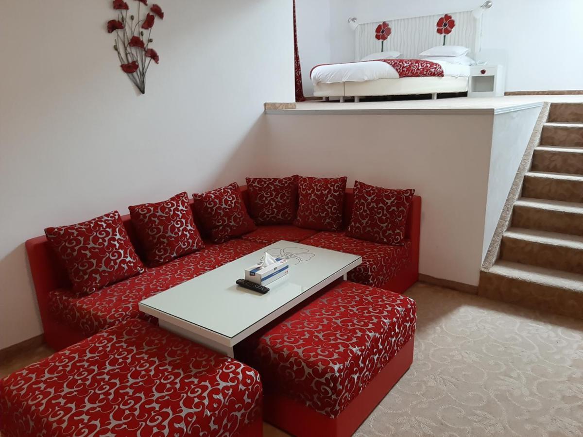 Hotel Condor Oravita Zewnętrze zdjęcie
