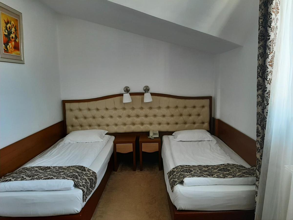 Hotel Condor Oravita Zewnętrze zdjęcie
